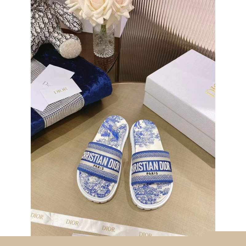 ch**an D*or slippers